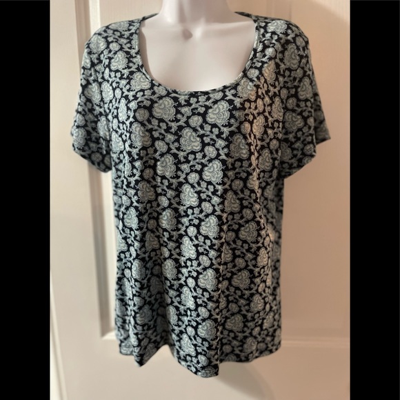 *SOLD* Beautiful Short Sleeve Top - Picture 1 of 3